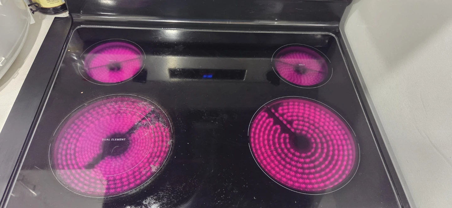 Whirlpool Electric Range - photo 3