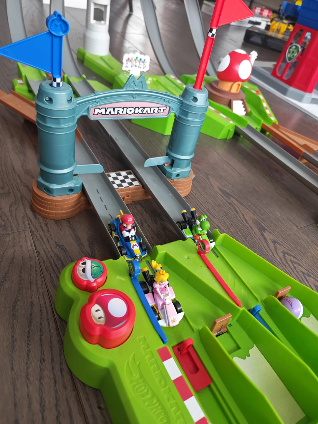 Hot Wheels Mario Kart Track Set - photo 4