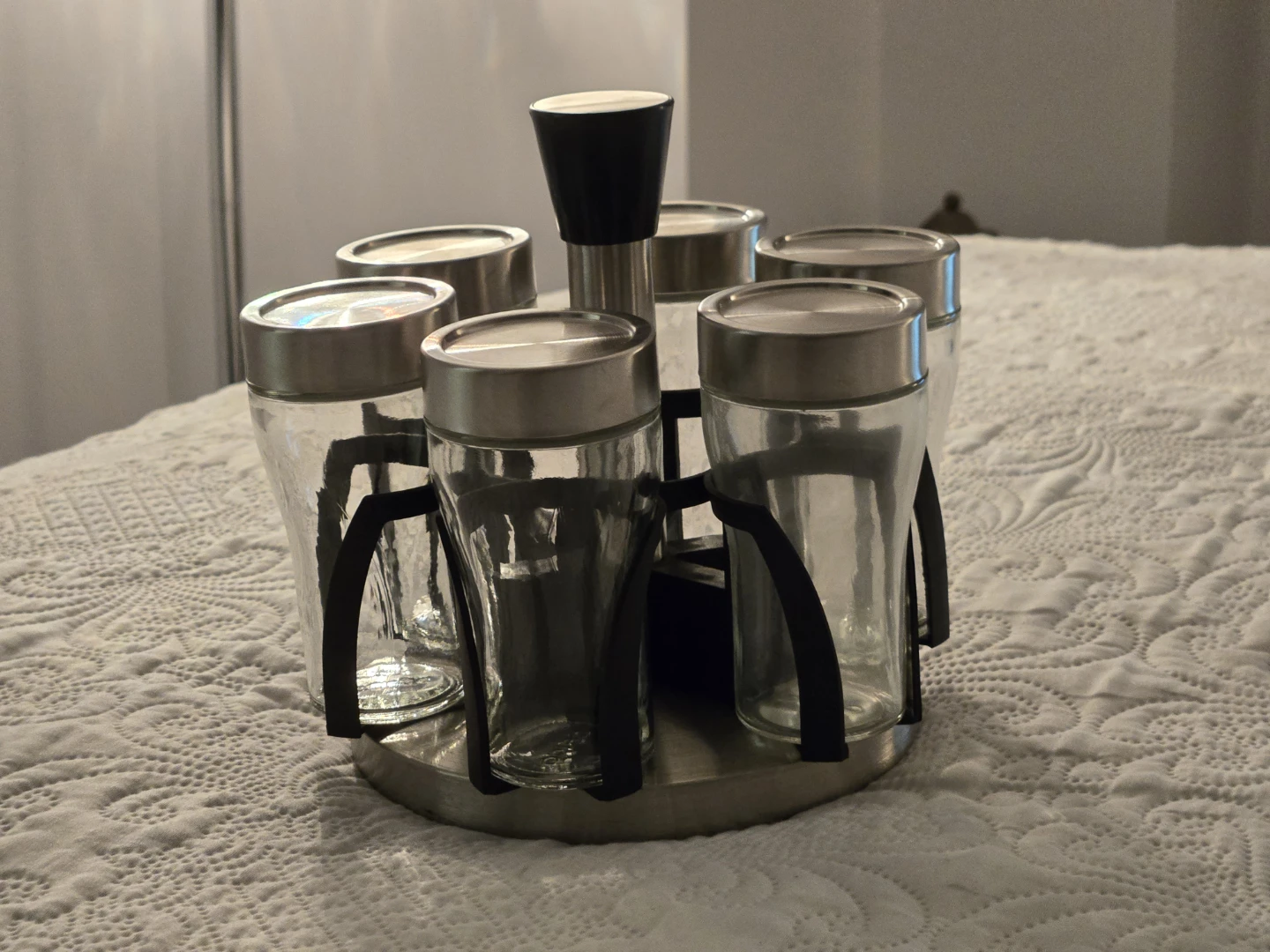 Rotating Spice Rack with 6 Jars