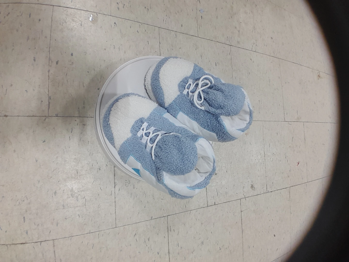 Nike Blue & White Fuzzy Slipper Shoes - photo 4