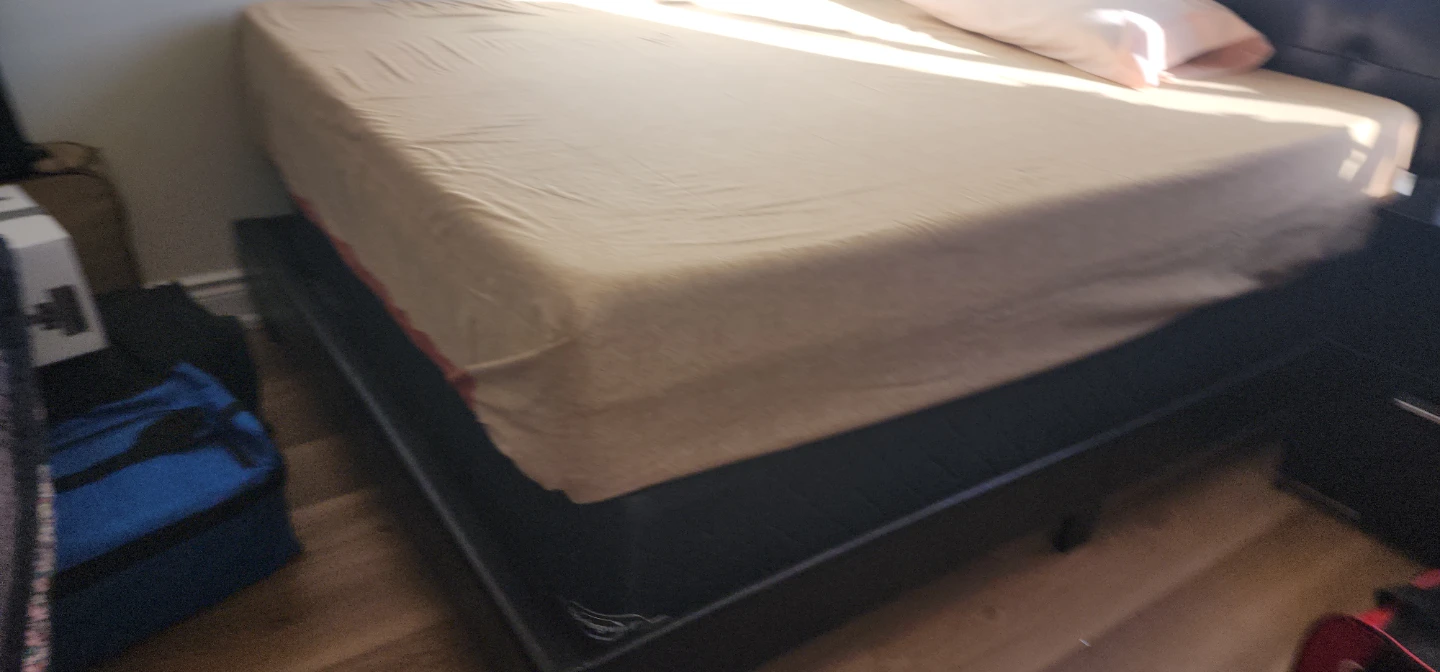 Bed with mattress - photo 2