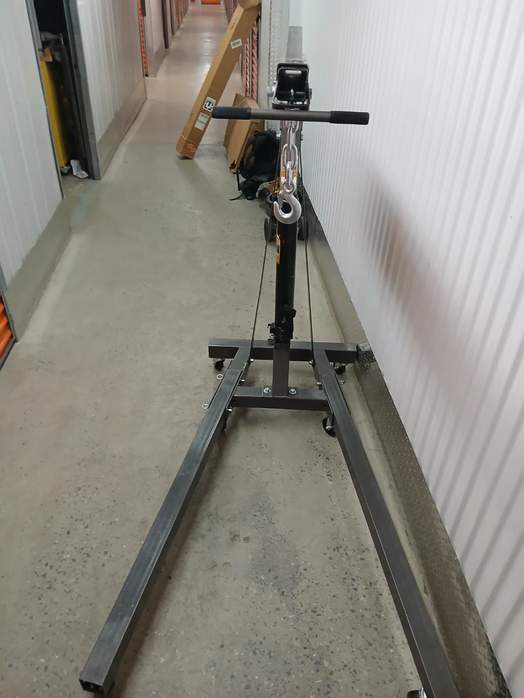 Pittsburgh Automotive 2 Ton Folding Engine Crane