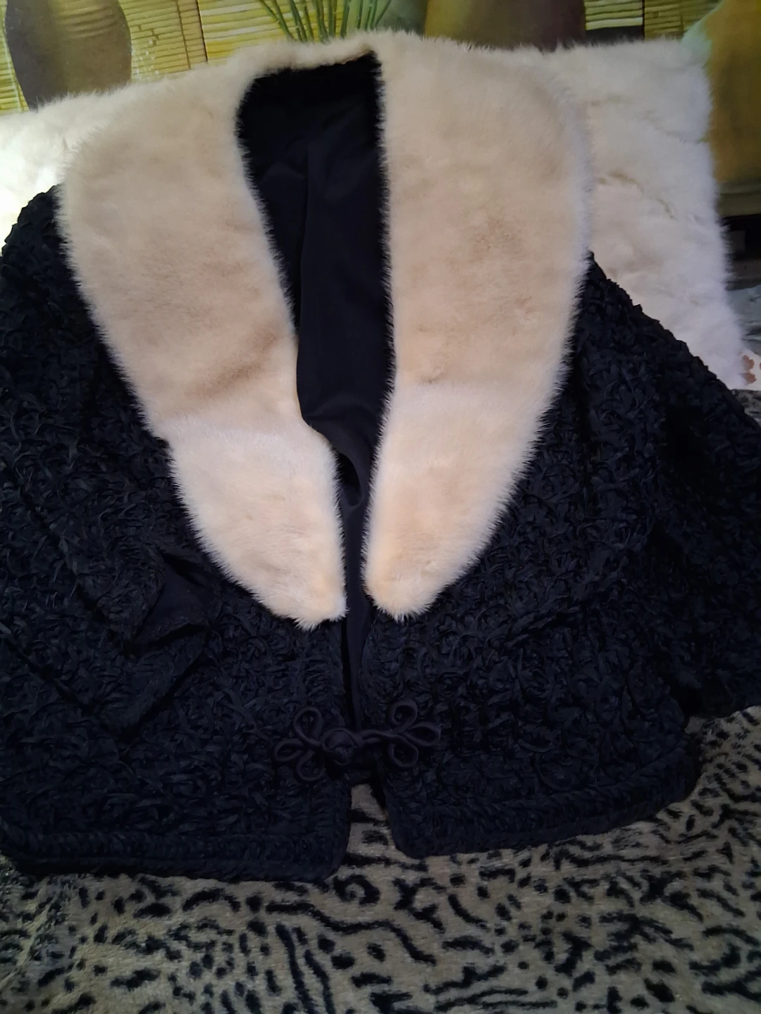 Vintage Black short dress jacket with fur collar - photo 4
