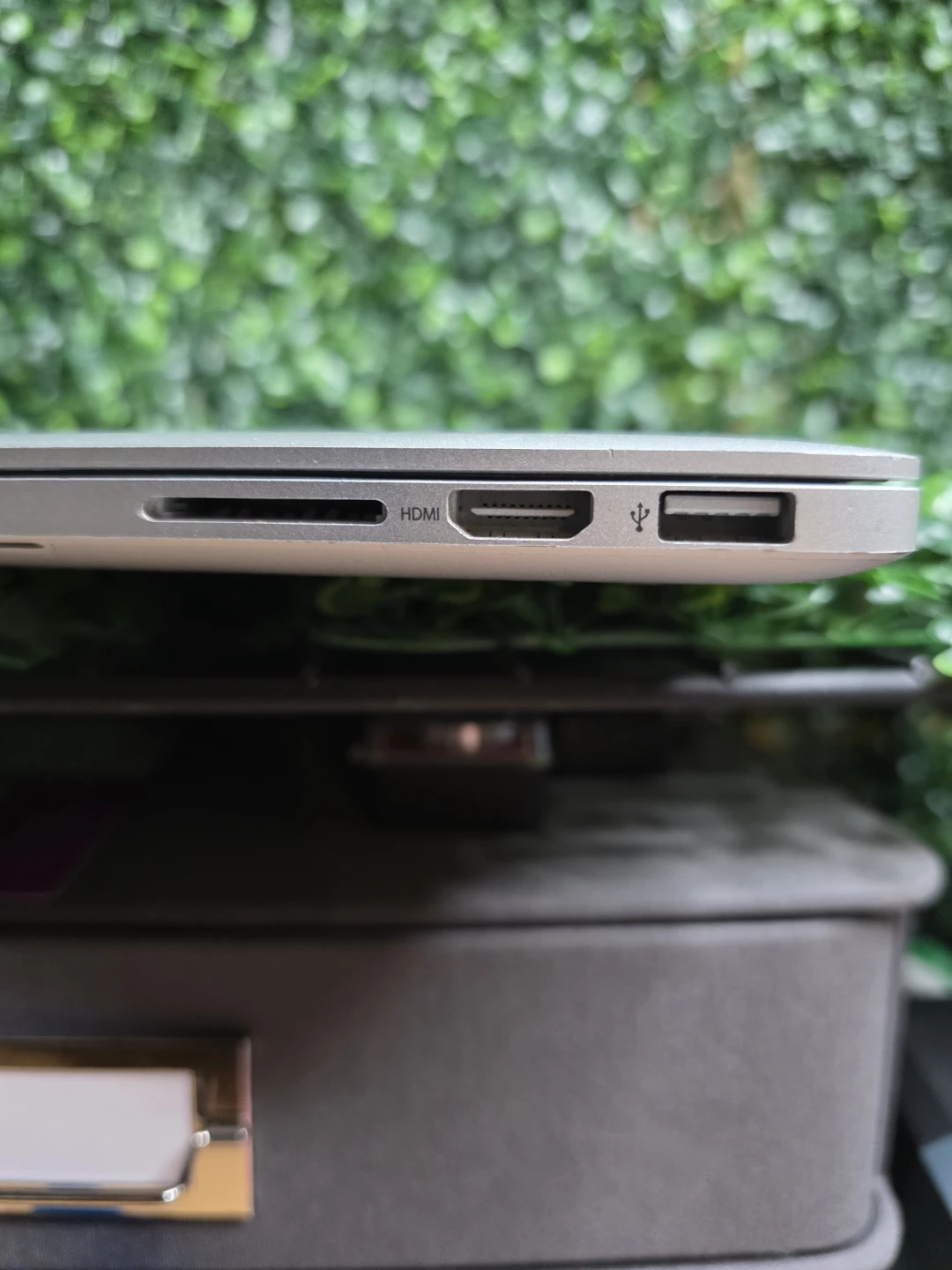 2015 Apple MacBook Pro Laptop - photo 2