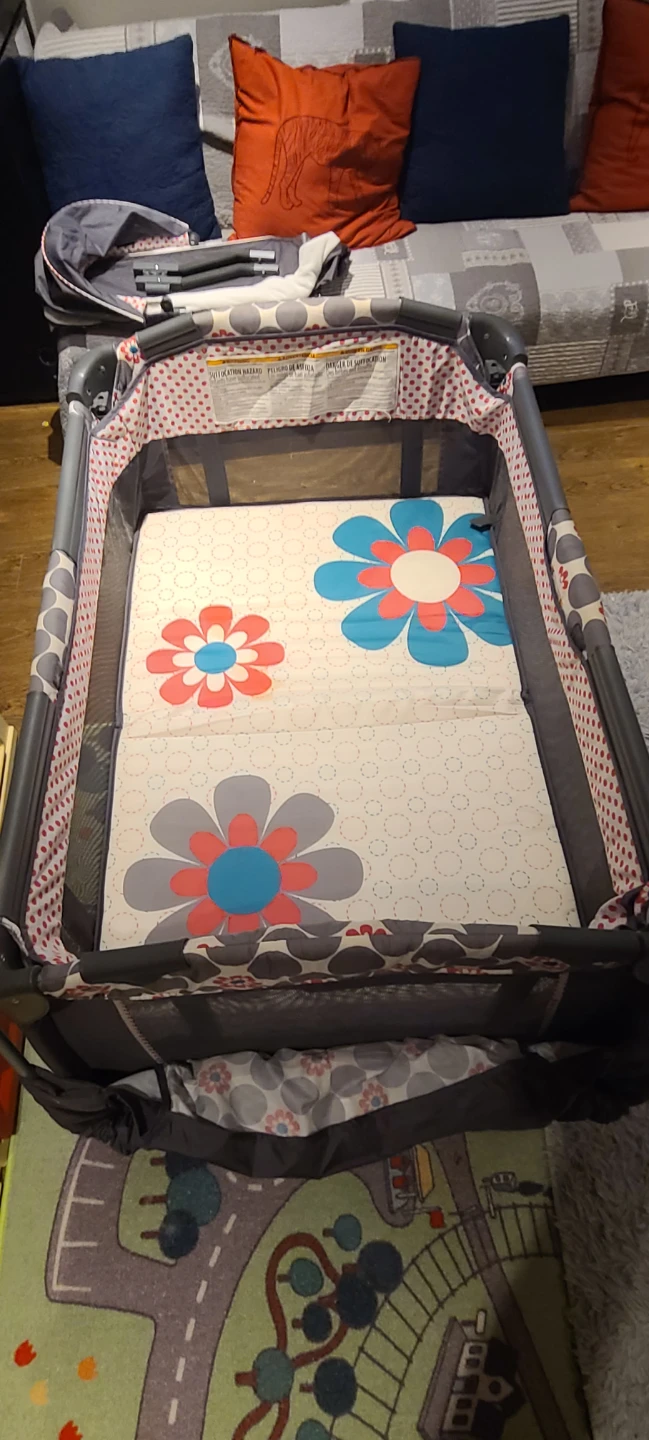 Baby Trend Playard - Portable Crib & Bassinet