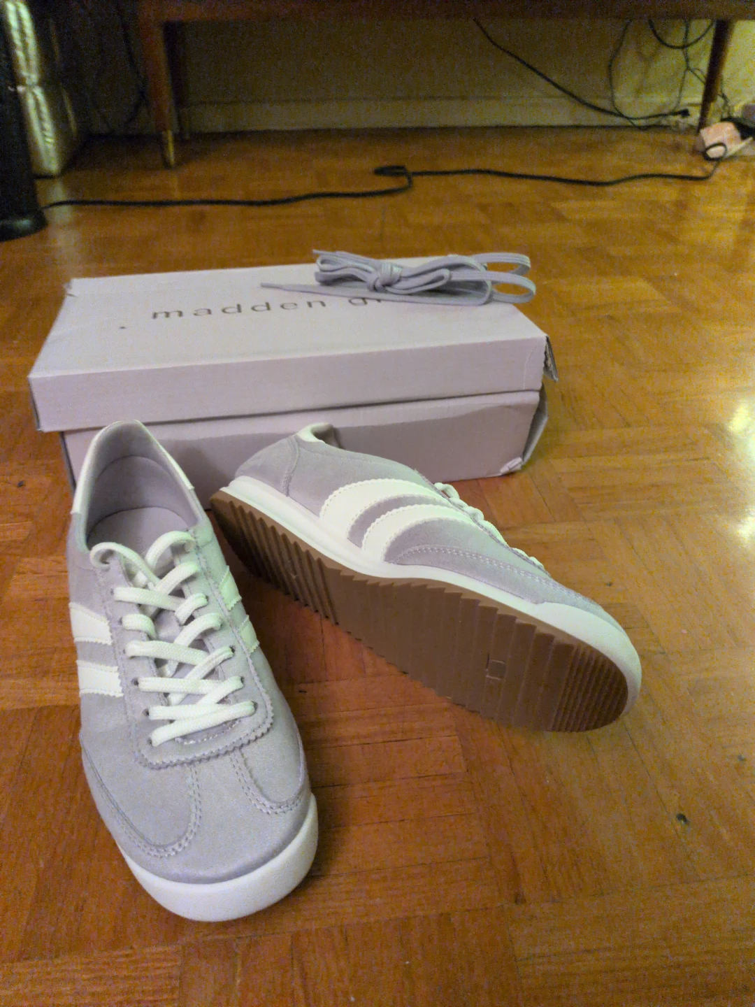 New- Madden Girl Lavender/ Juniper Sneakers, Size 7 - photo 2