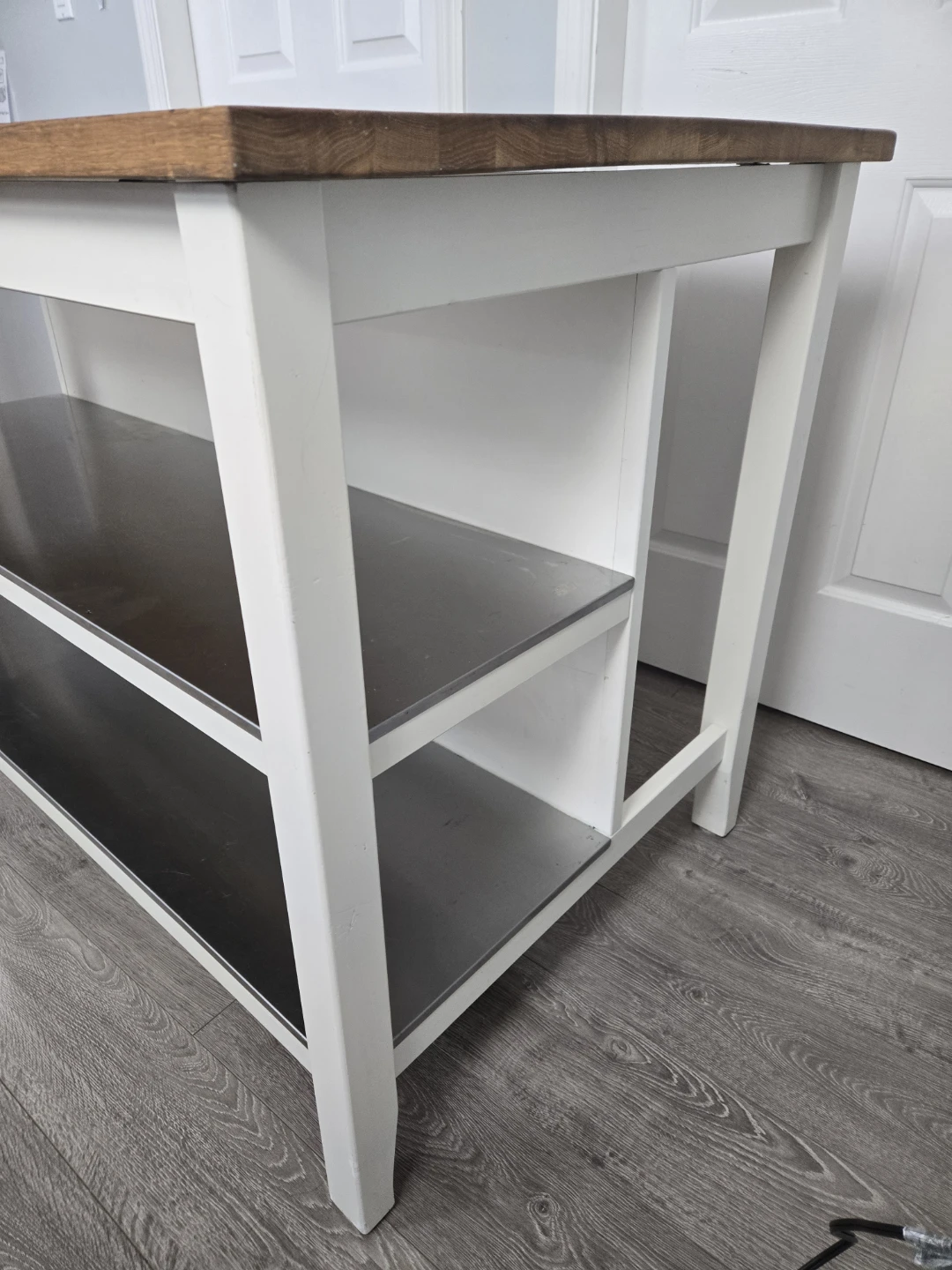 Newly refinished kitchen island w butcher block 2 stools - photo 5