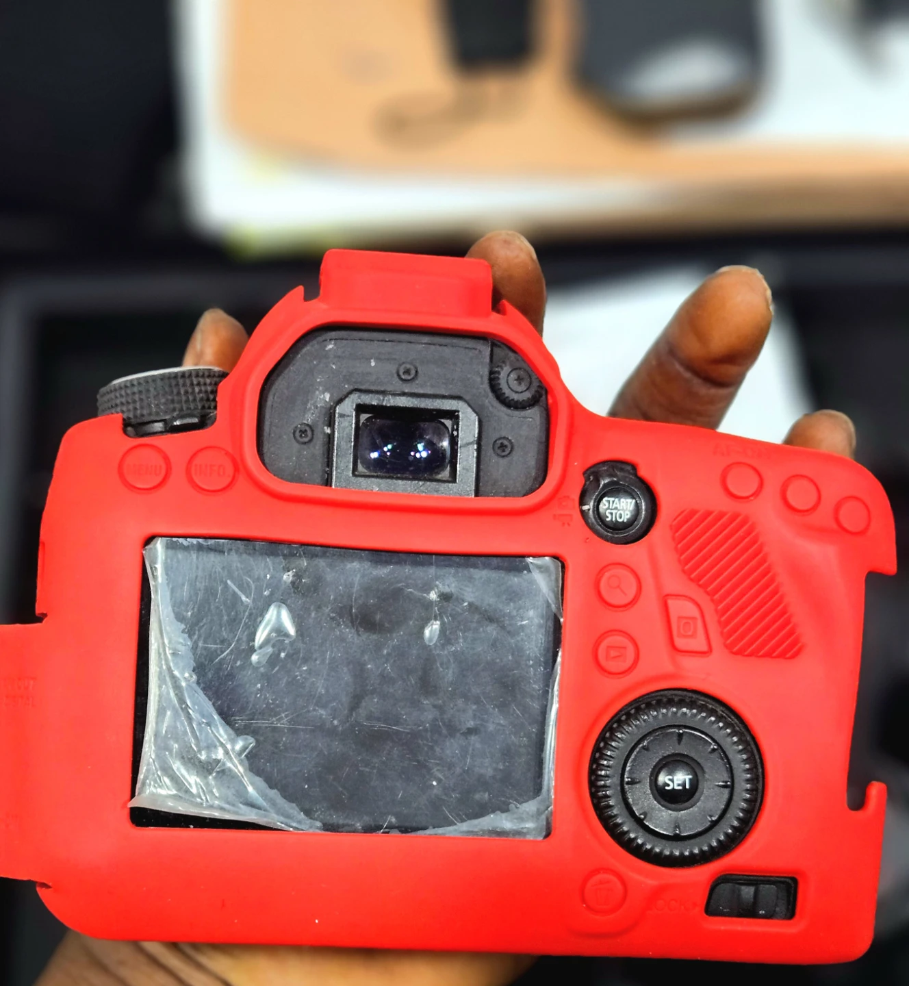 Canon EOS 6D Camera + 50mm Lens - photo 2