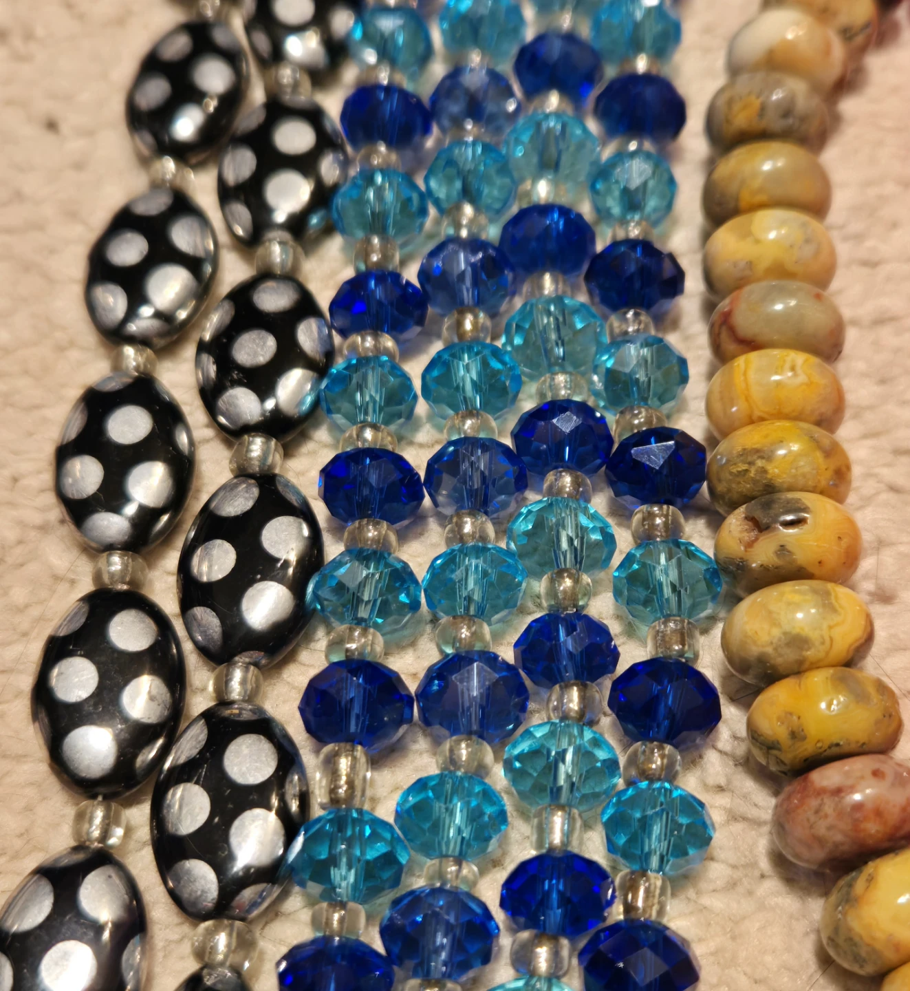 Lot of Assorted Bead Strands (Lot AF) - photo 2