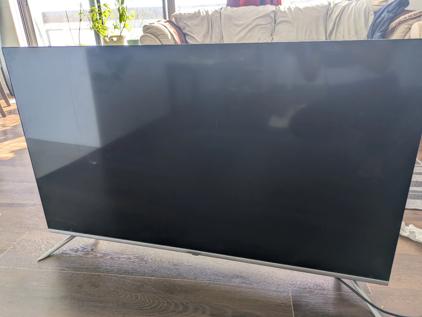 Skyworth 50" Smart TV – Great Condition!