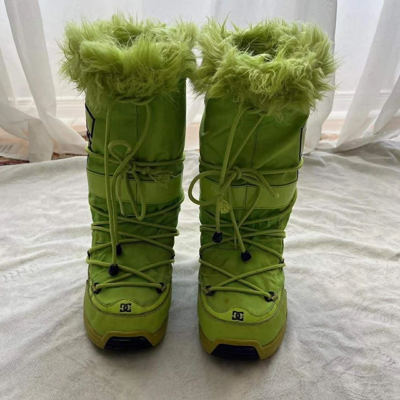 2008 Vintage DC Lime Green Moon Boots - photo 3