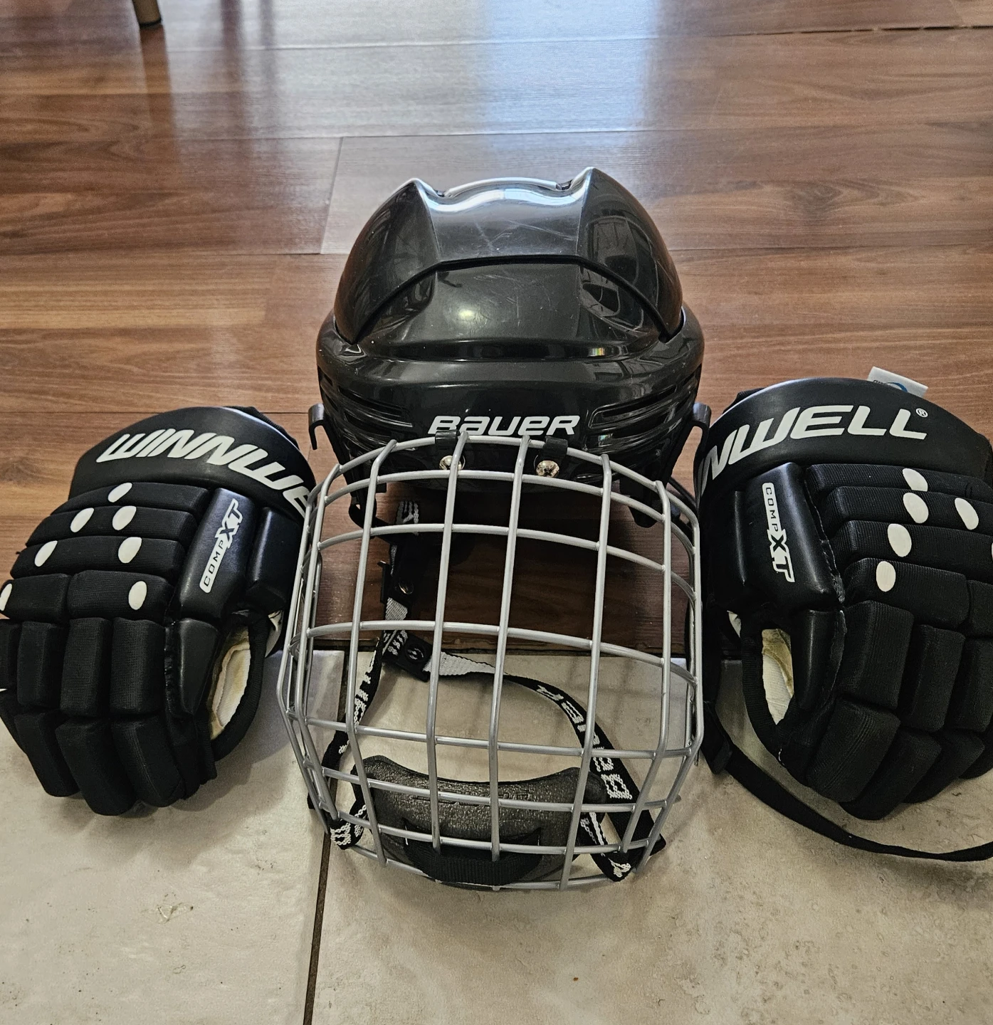 Bauer Hockey Helmet with WinnWell Gloves Small