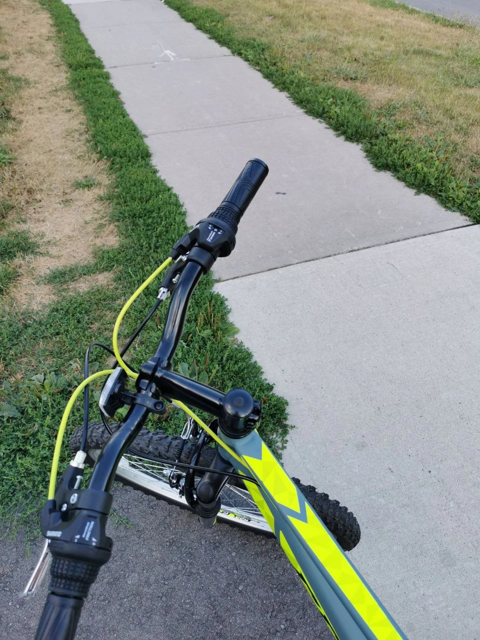 Great All-Rounder Mountain Bike + Security Bundle! (CCM Static) - photo 4