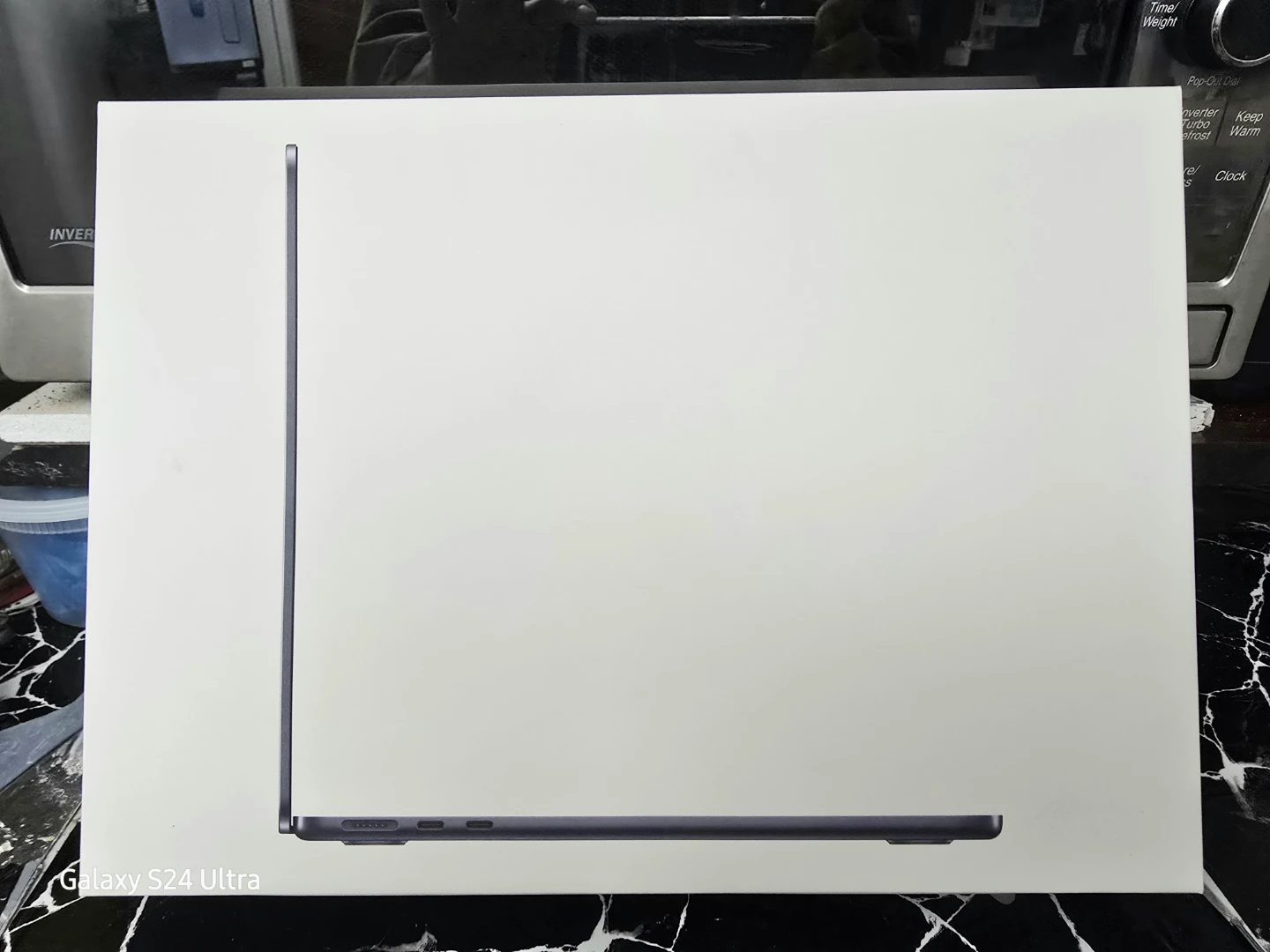 🥕 Apple Macbook Air 13" M4 -- BOX ONLY