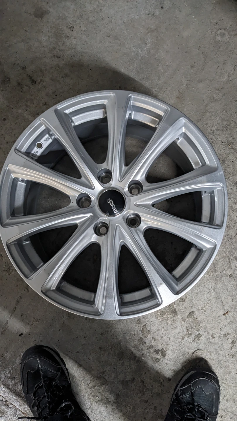Silver Alloy Rims 17 inch Bolt pattern 5x120 PCD 🥕