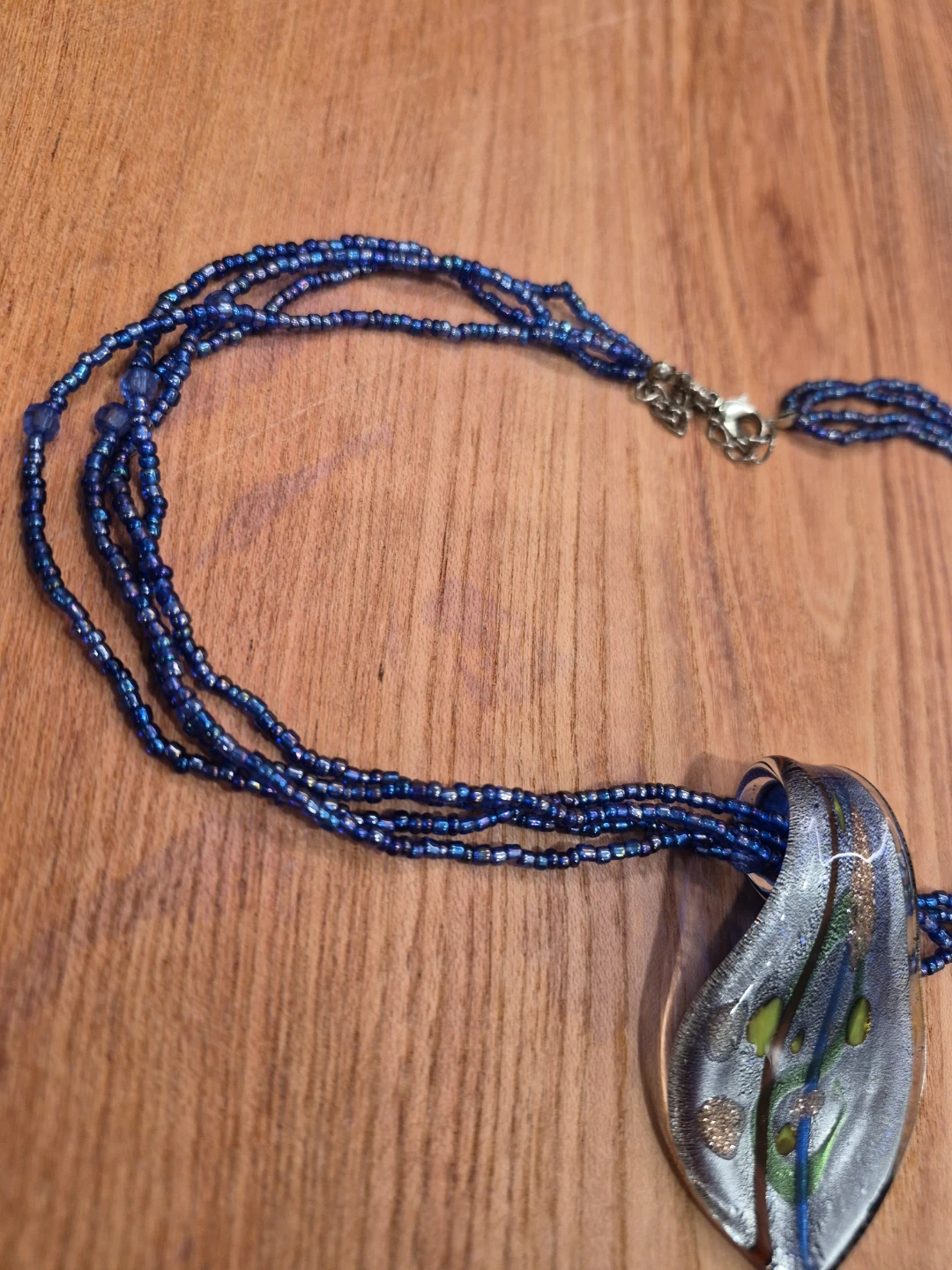 Beautiful 1 1/2" Glass Pentant with Seed Beads Strands Necklace - photo 3