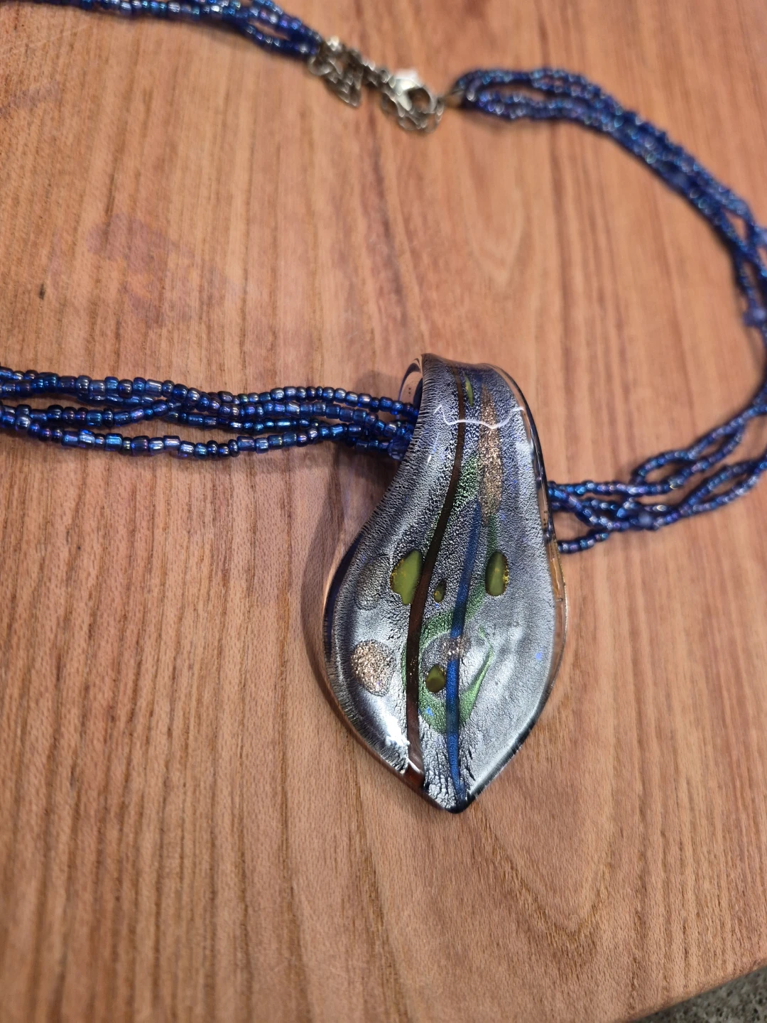 Beautiful 1 1/2" Glass Pentant with Seed Beads Strands Necklace - photo 4