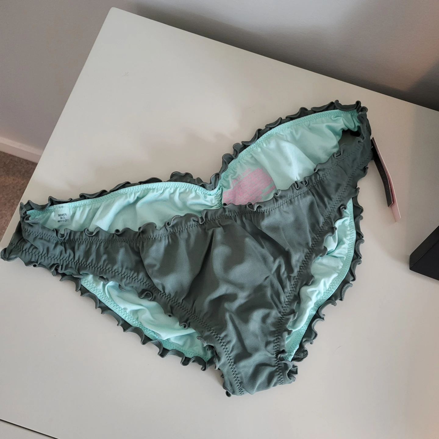 New Brand Name Swim Bottom lot (3): Large