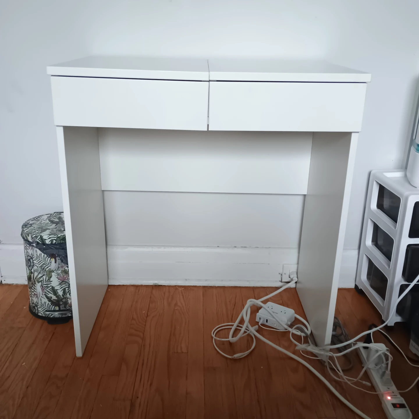 White Vanity Table with Mirror