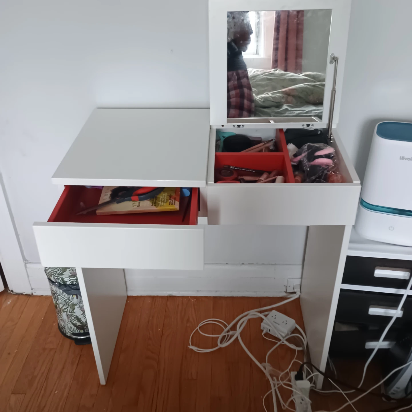 White Vanity Table with Mirror - photo 2