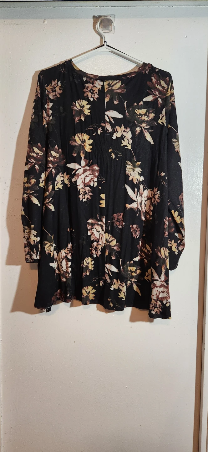 Lavena Long Sleeve Top