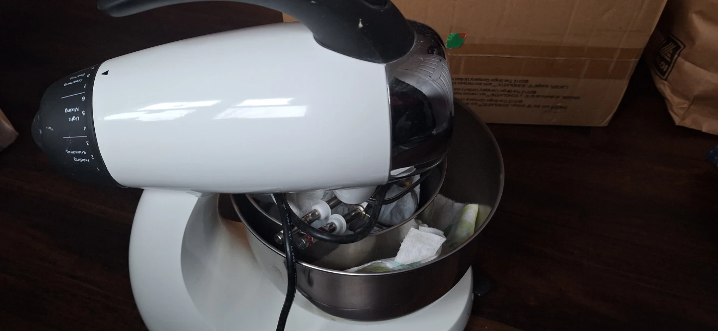 White Stand Mixer
