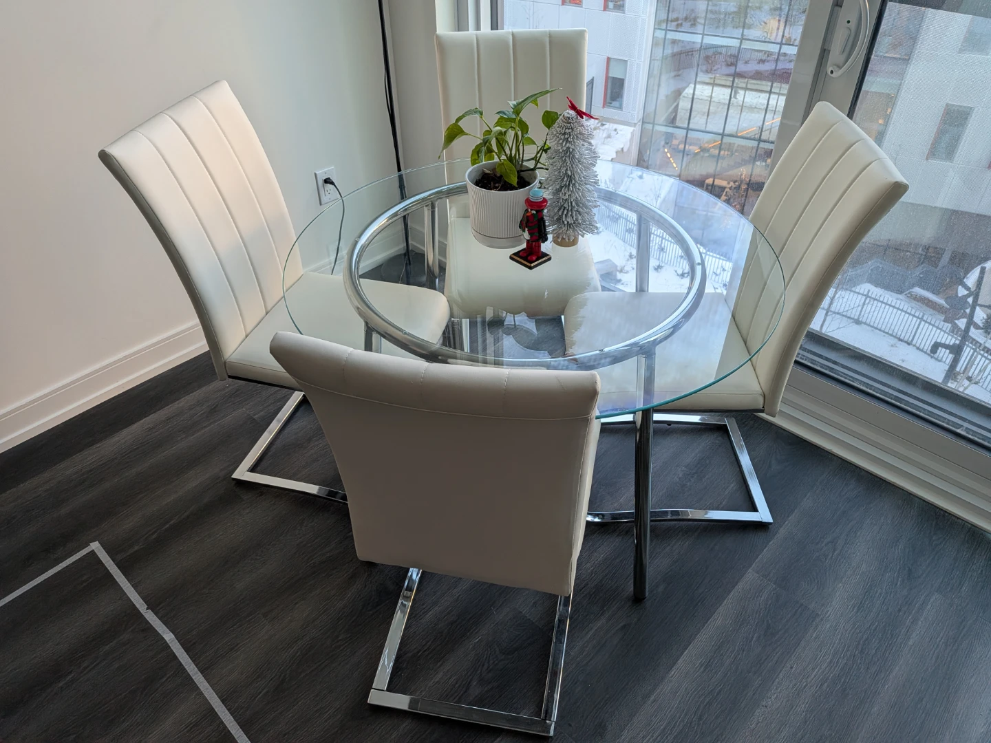 Glass Dining Table with 4 White Chairs - photo 2