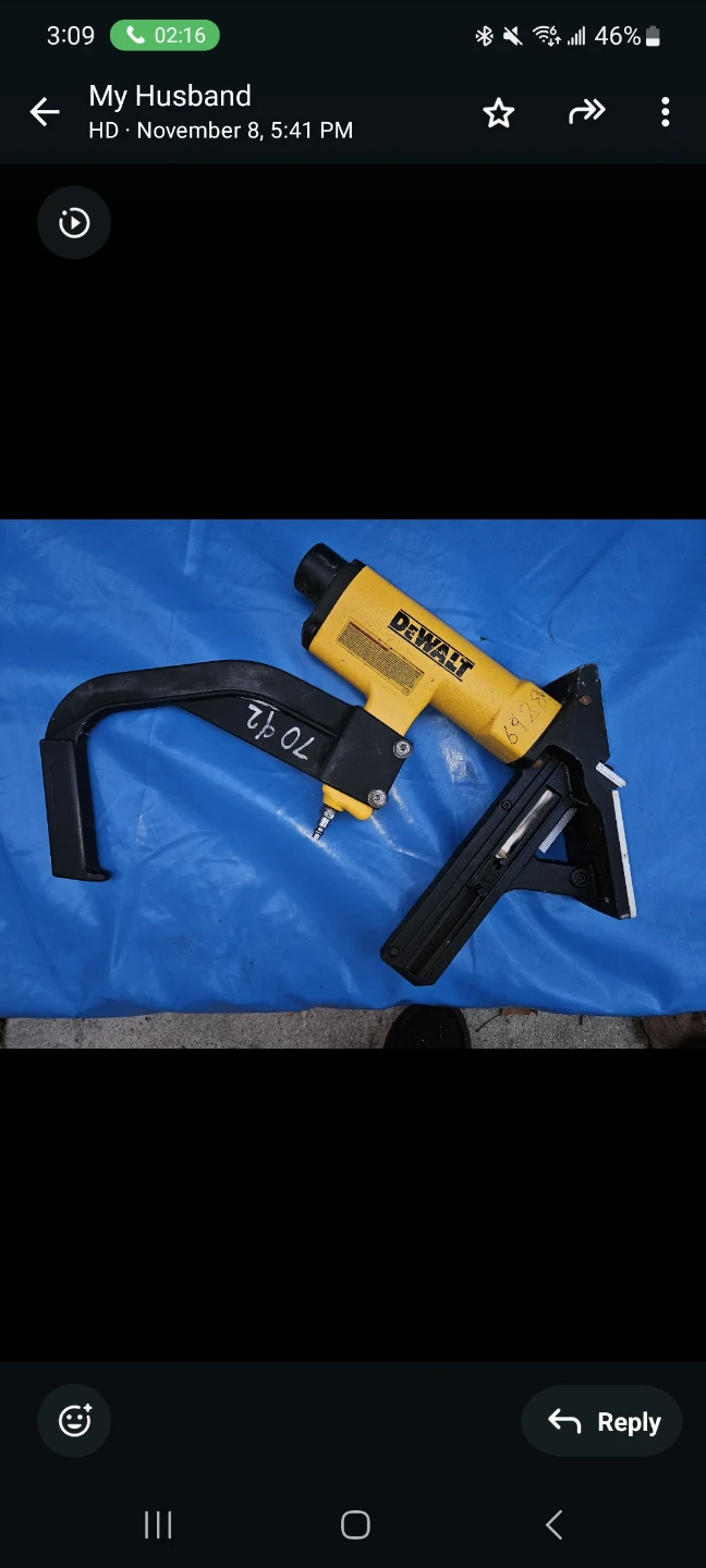 DeWalt Pneumatic 15.5-Gauge 2in. Hardwood Flooring Stapler - photo 3