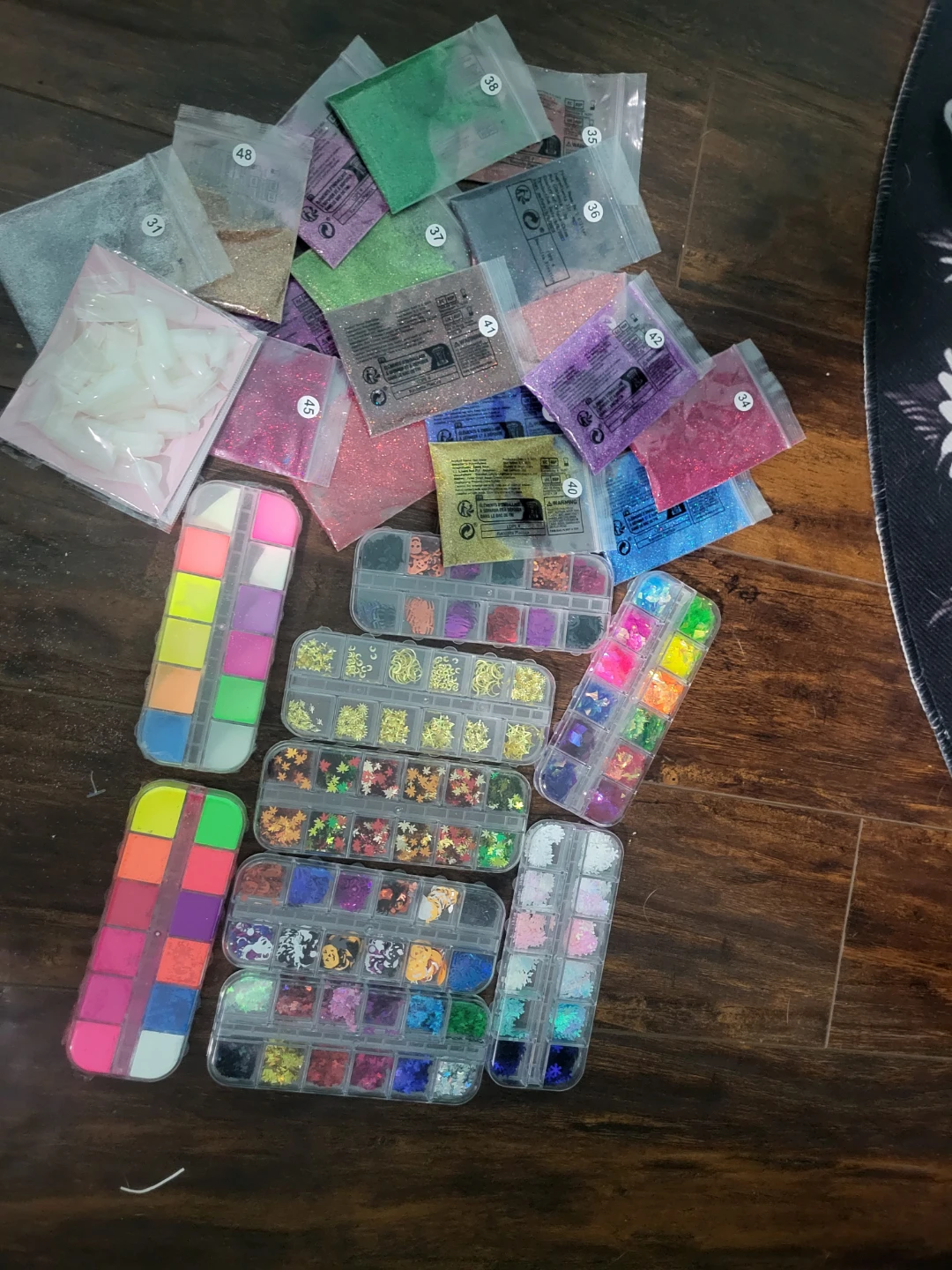 Nail Art Glitter and Decoration Set