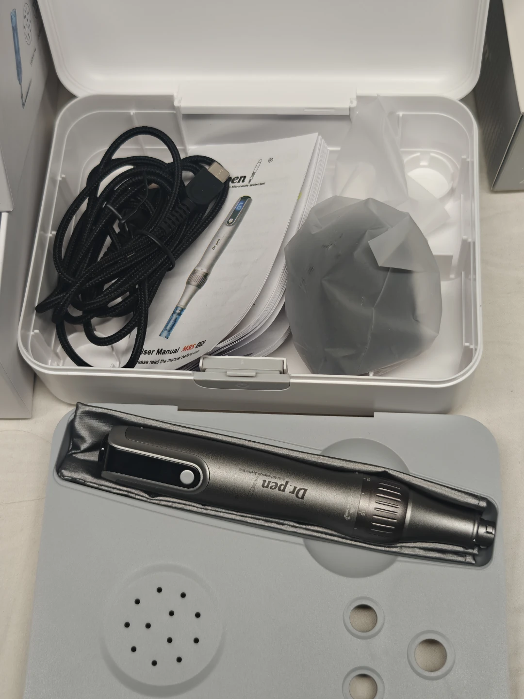 Dr. Pen M8S Microneedling Pen with 20 Replacement Cartridges - photo 5