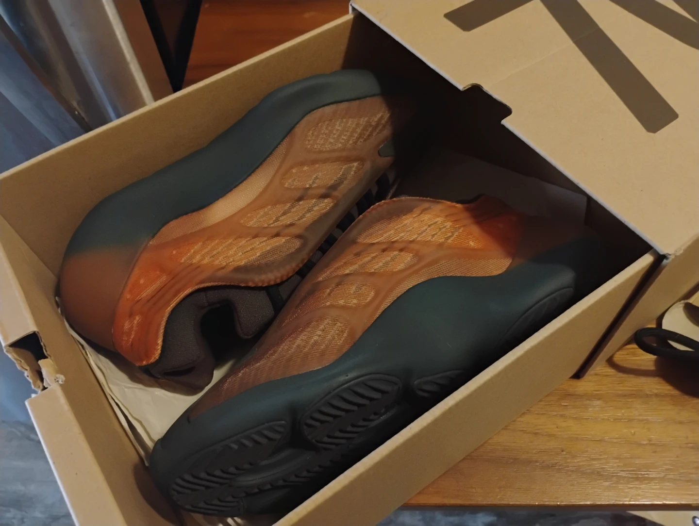 Yeezy 700 V3 Copper Fade 6.5
