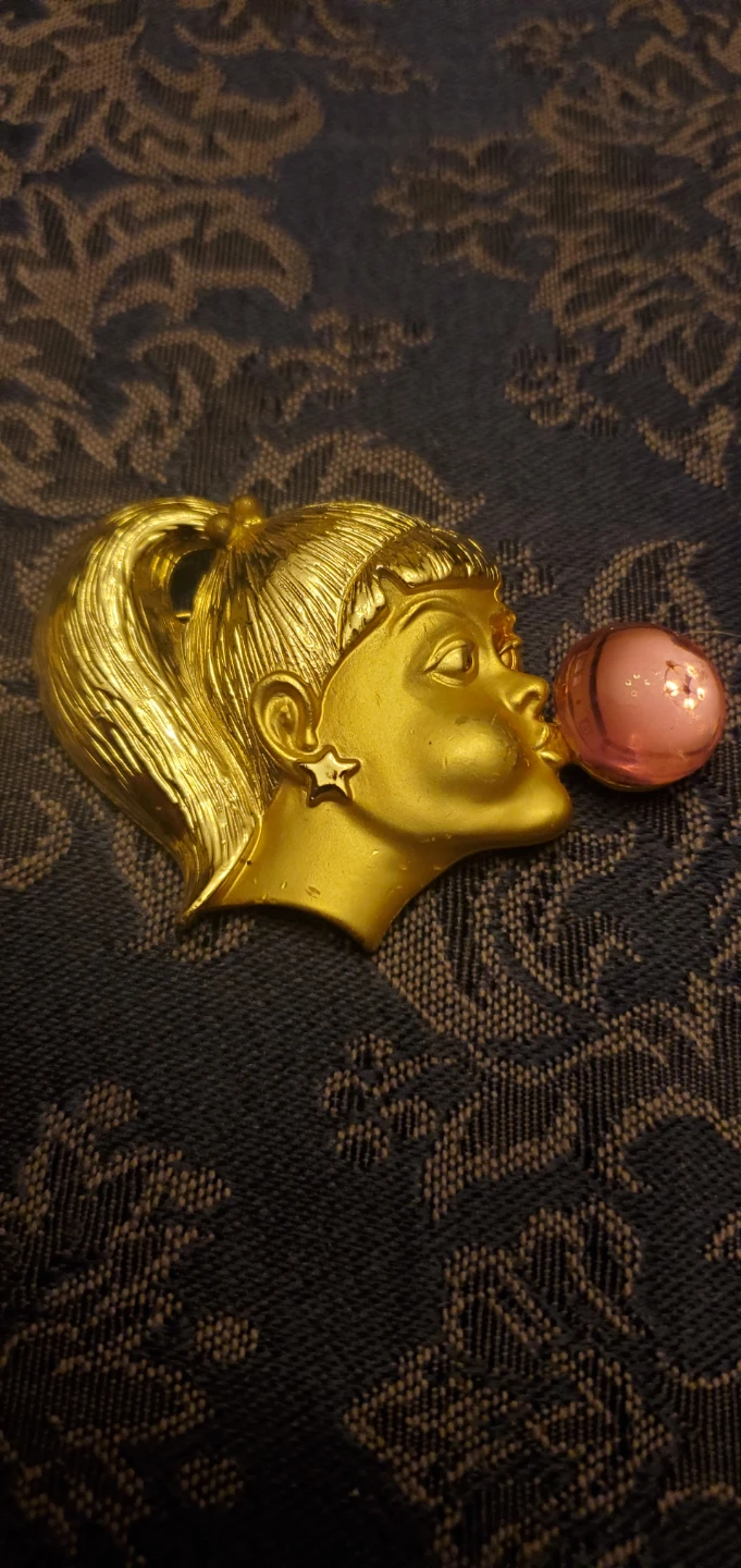 Gold Tone Girl Blowing Bubble Gum Brooch Pin - photo 2