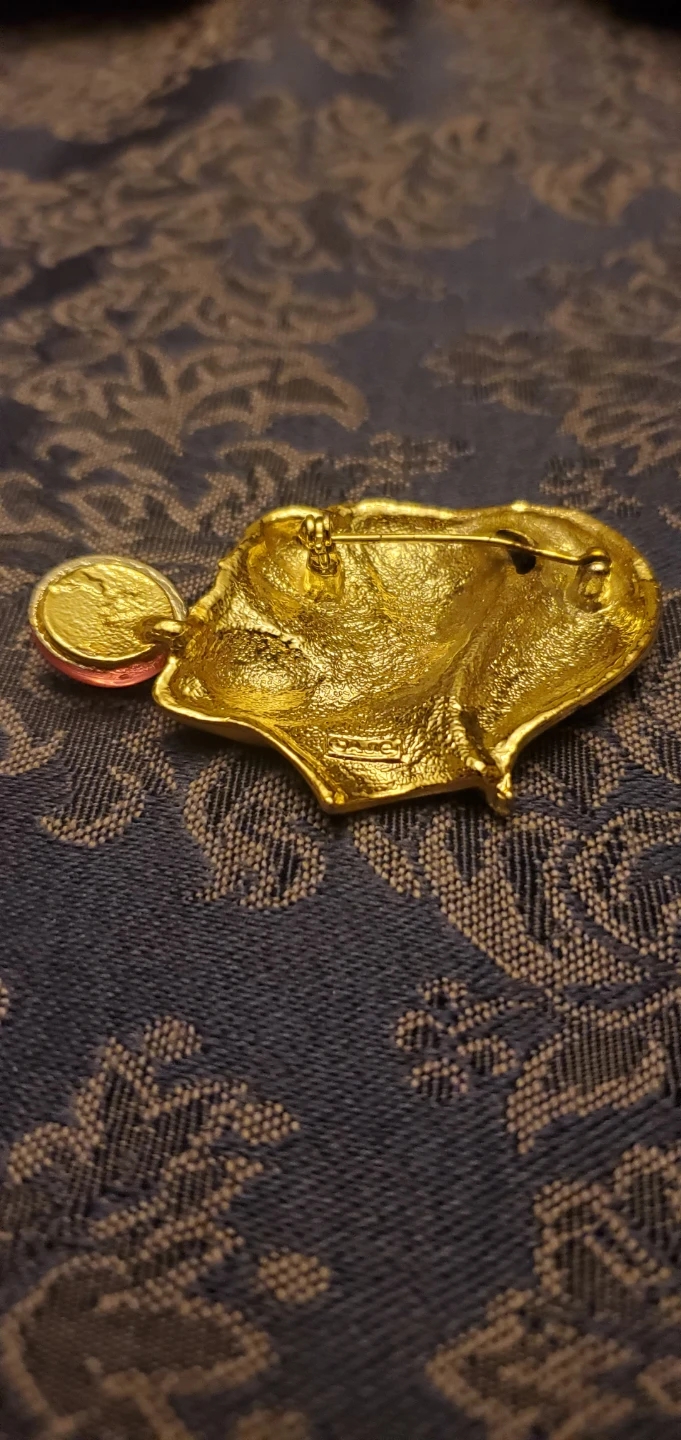 Gold Tone Girl Blowing Bubble Gum Brooch Pin - photo 4