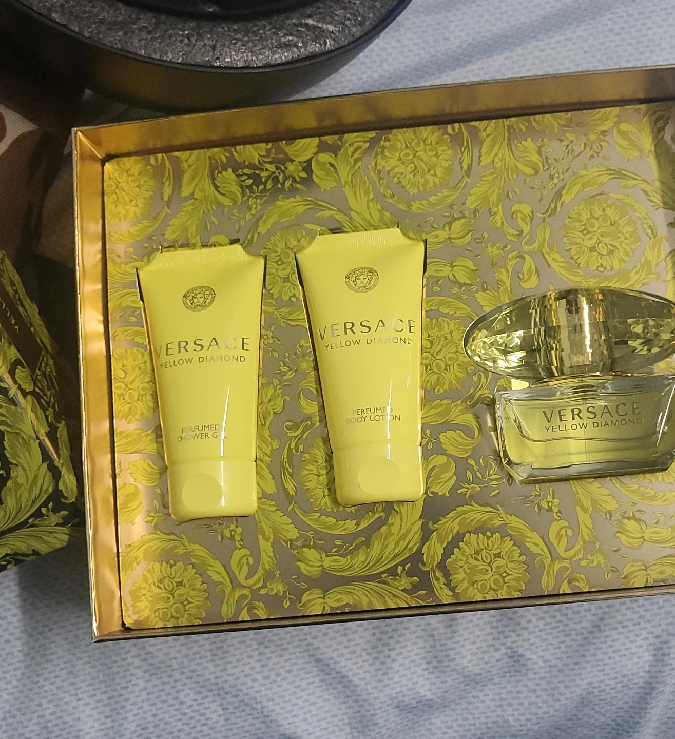 Versace Yellow Diamond Perfume Gift Set