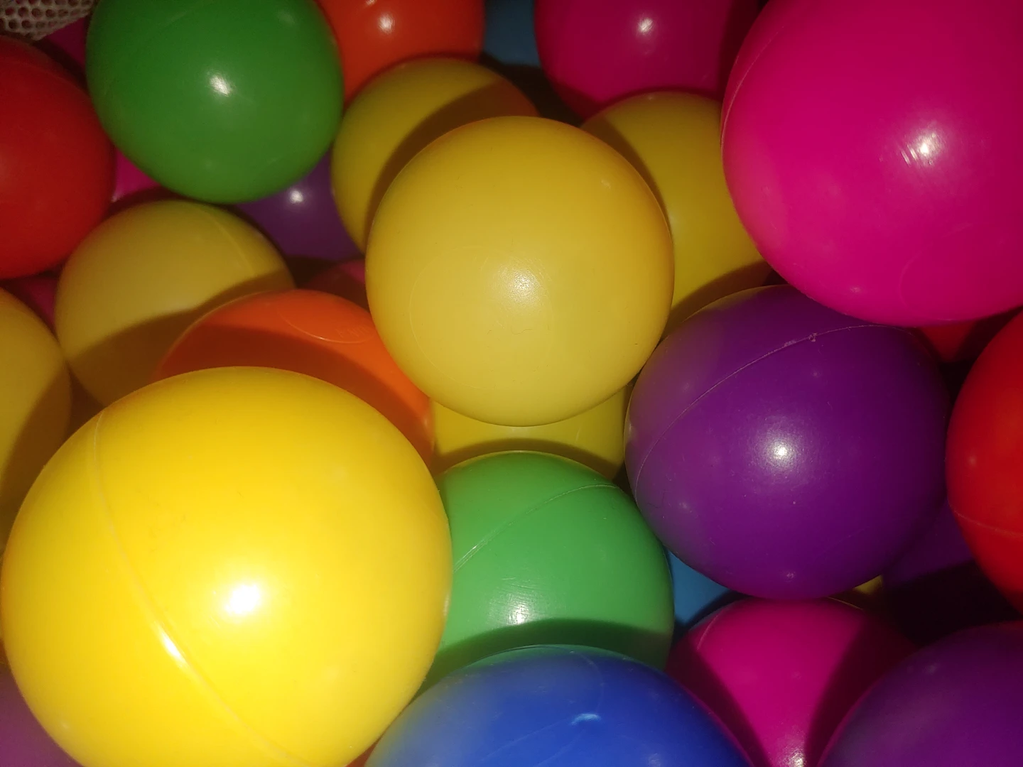1,100 Colorful Plastic Ball Pit Balls - photo 3