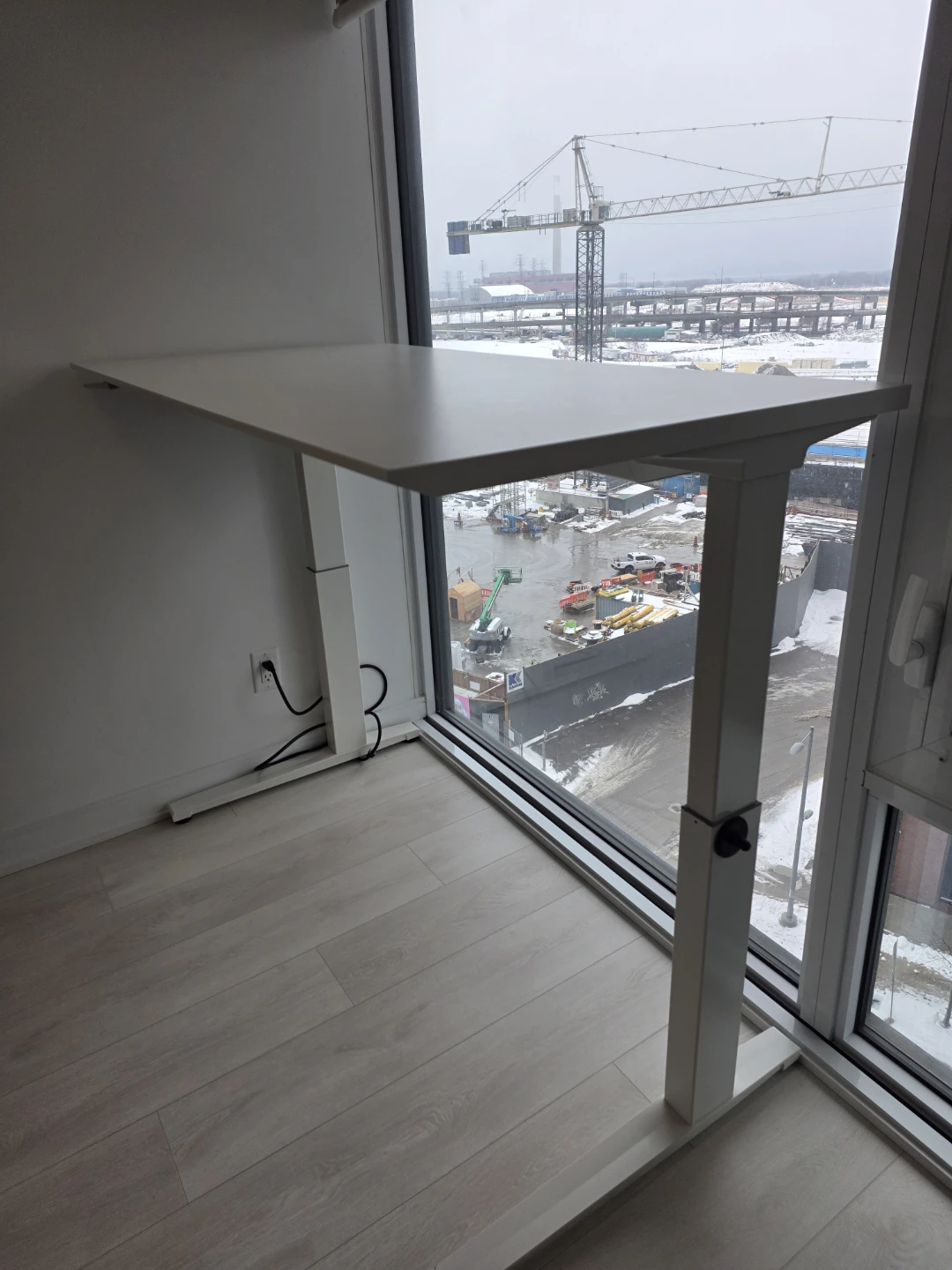 Herman Miller Adjustable Height Standing Desk - White - photo 3