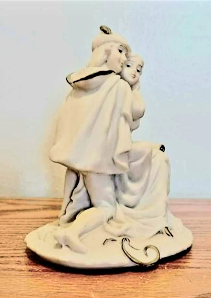 Signed Miriam Handmade Romeo and Juliet Sculpture - photo 2