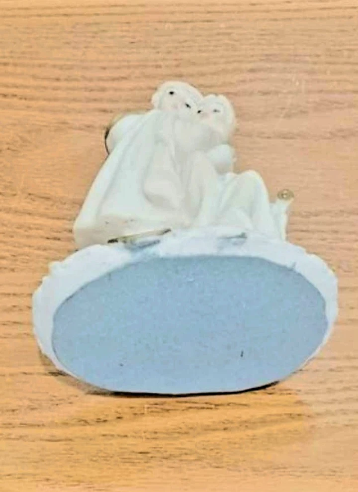 Signed Miriam Handmade Romeo and Juliet Sculpture - photo 5