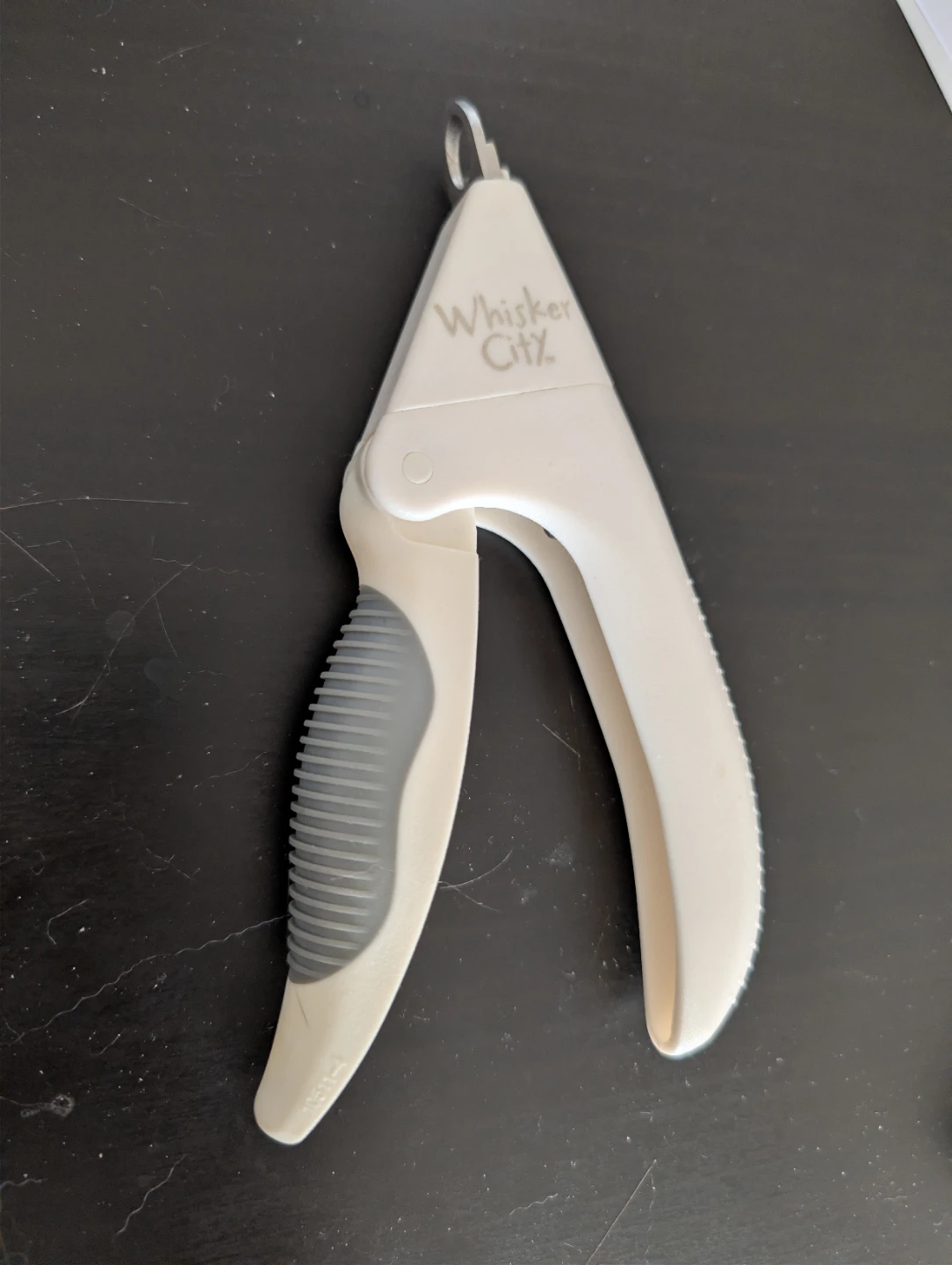 Whiskers City Pet Nail Clippers 🥕