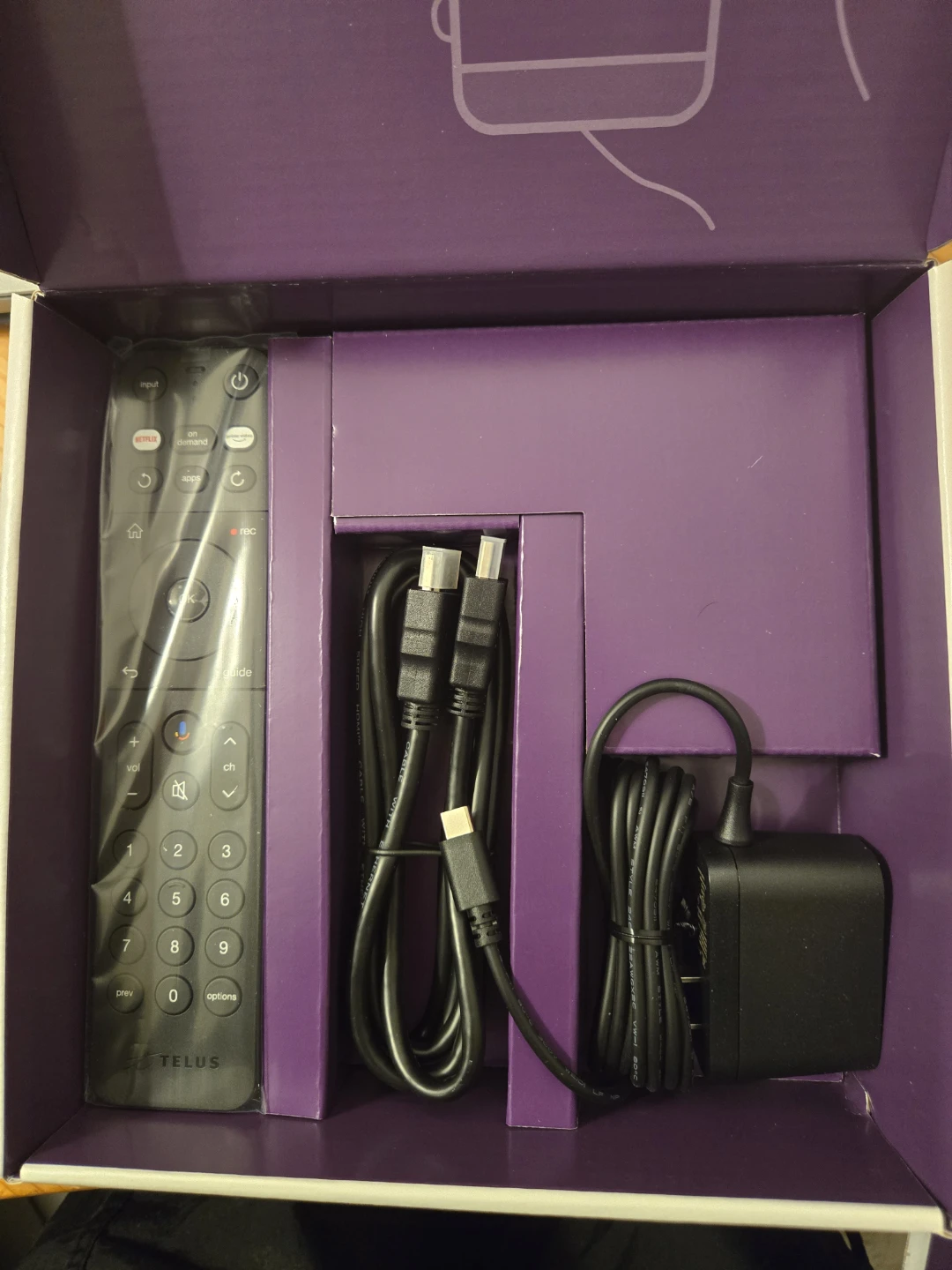 TELUS TV Digital Box with Remote and Accessories - photo 3