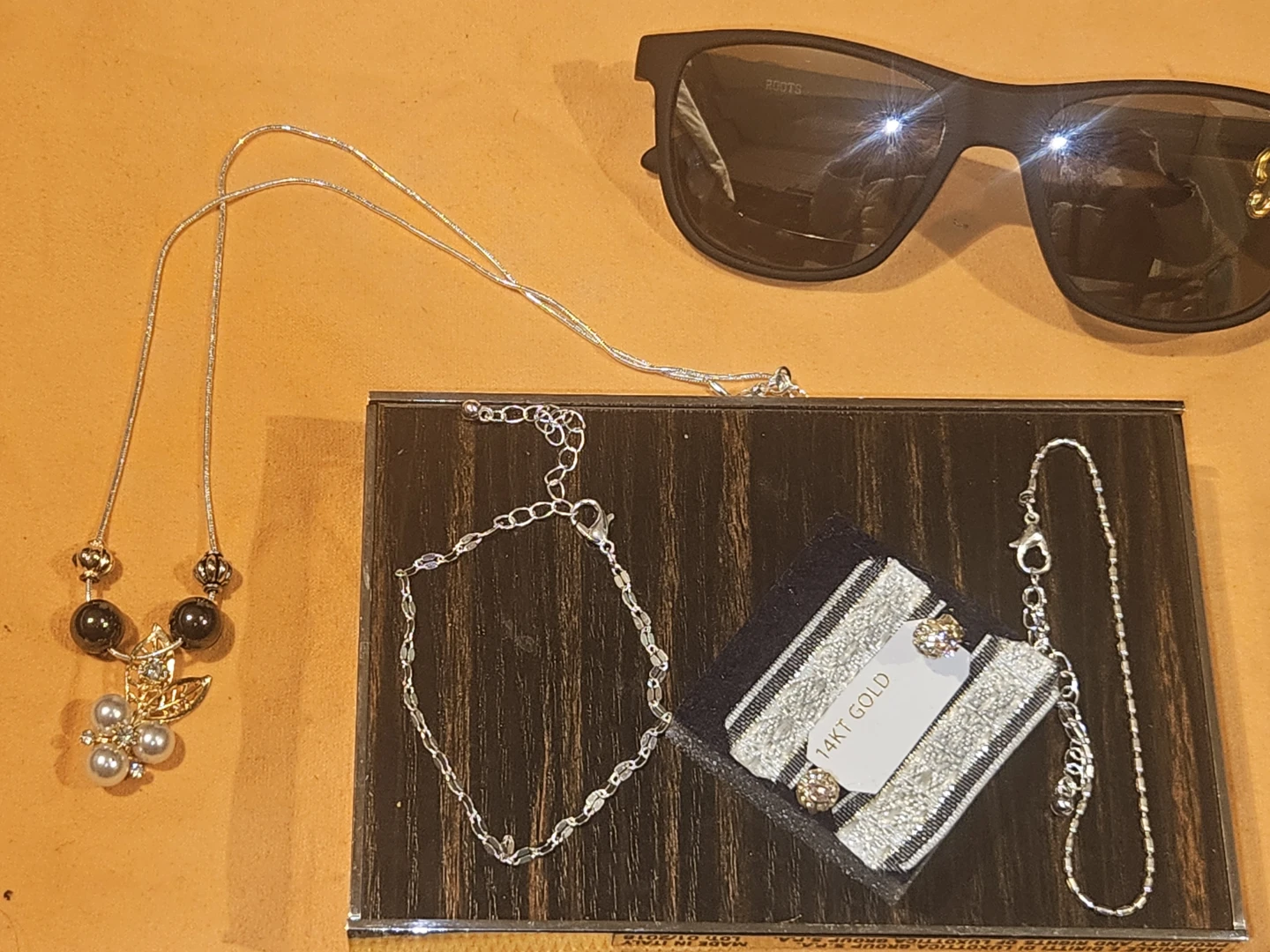 14KT Gold Earrings & Roots Polarized Sunglasses - photo 5