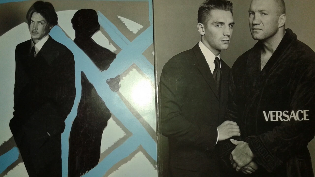 90's Gianni Versace, Armani...over 50 collectible Catalogs - photo 2