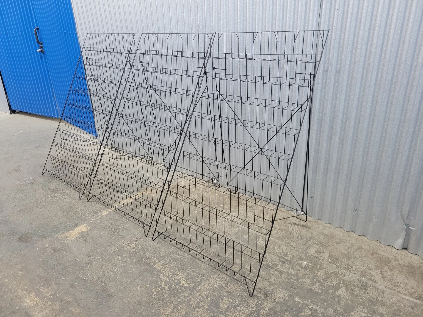 Wire Display Rack Shelving Unit - 3 Sections - photo 2