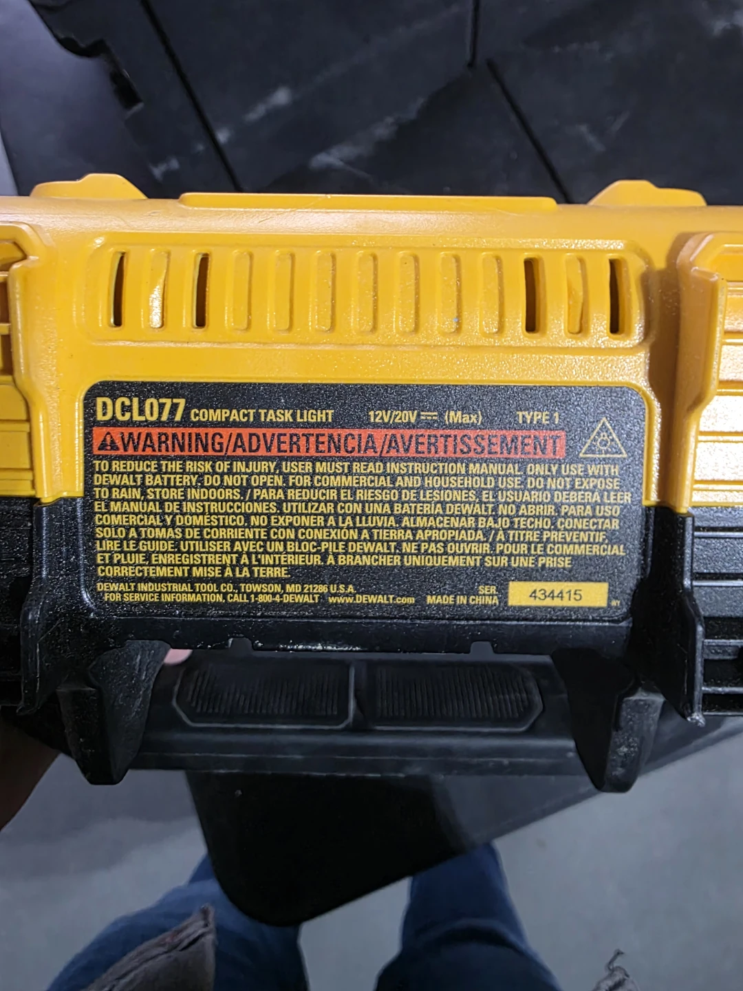 DeWalt DCL077 Compact Task Light - Yellow - photo 2