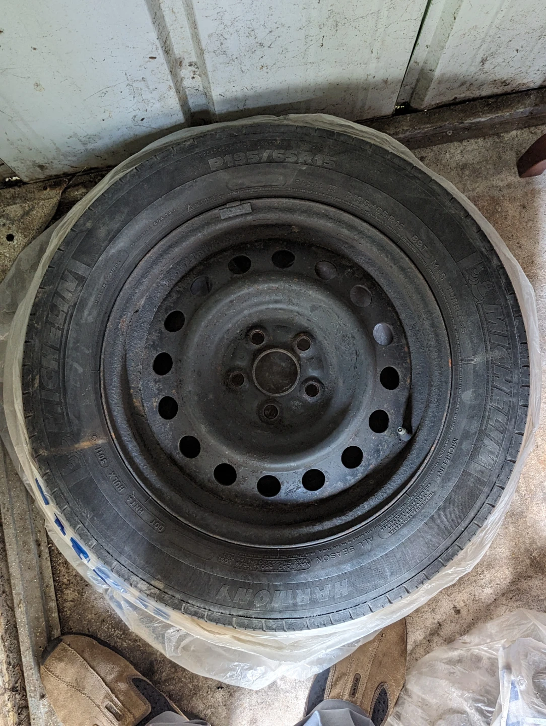 Michelin 185/65R15 Winter Tire - photo 3