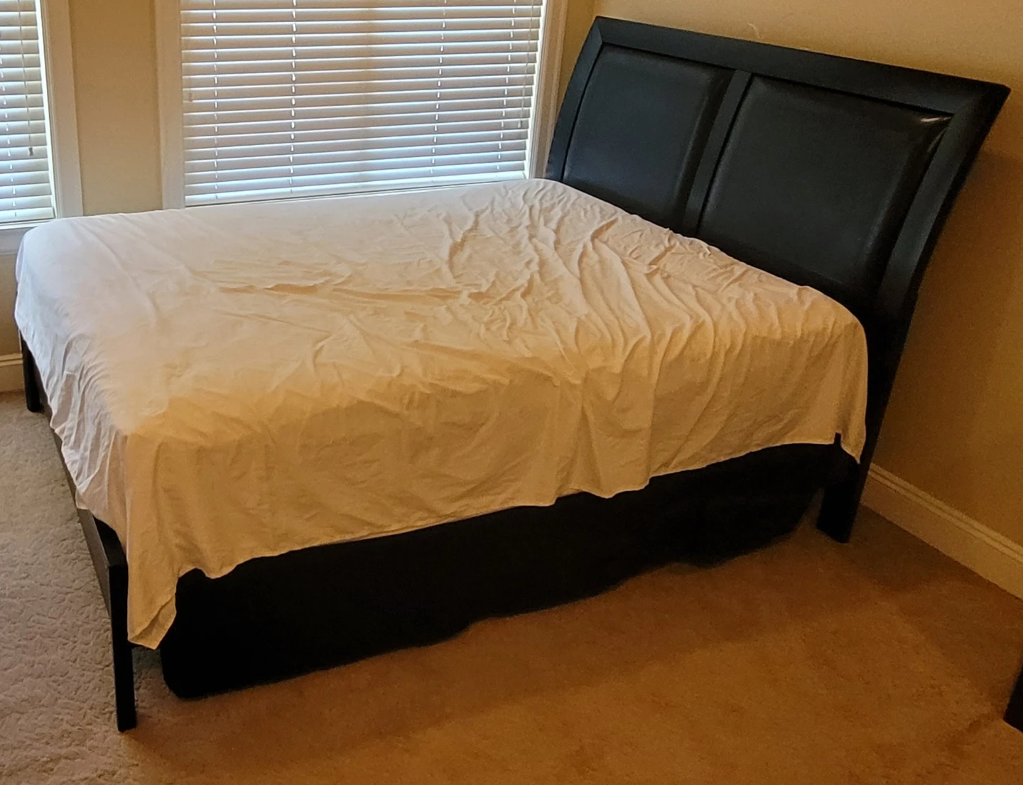 Black Bedroom Set - Dresser, Nightstands, Chest, Bedframe