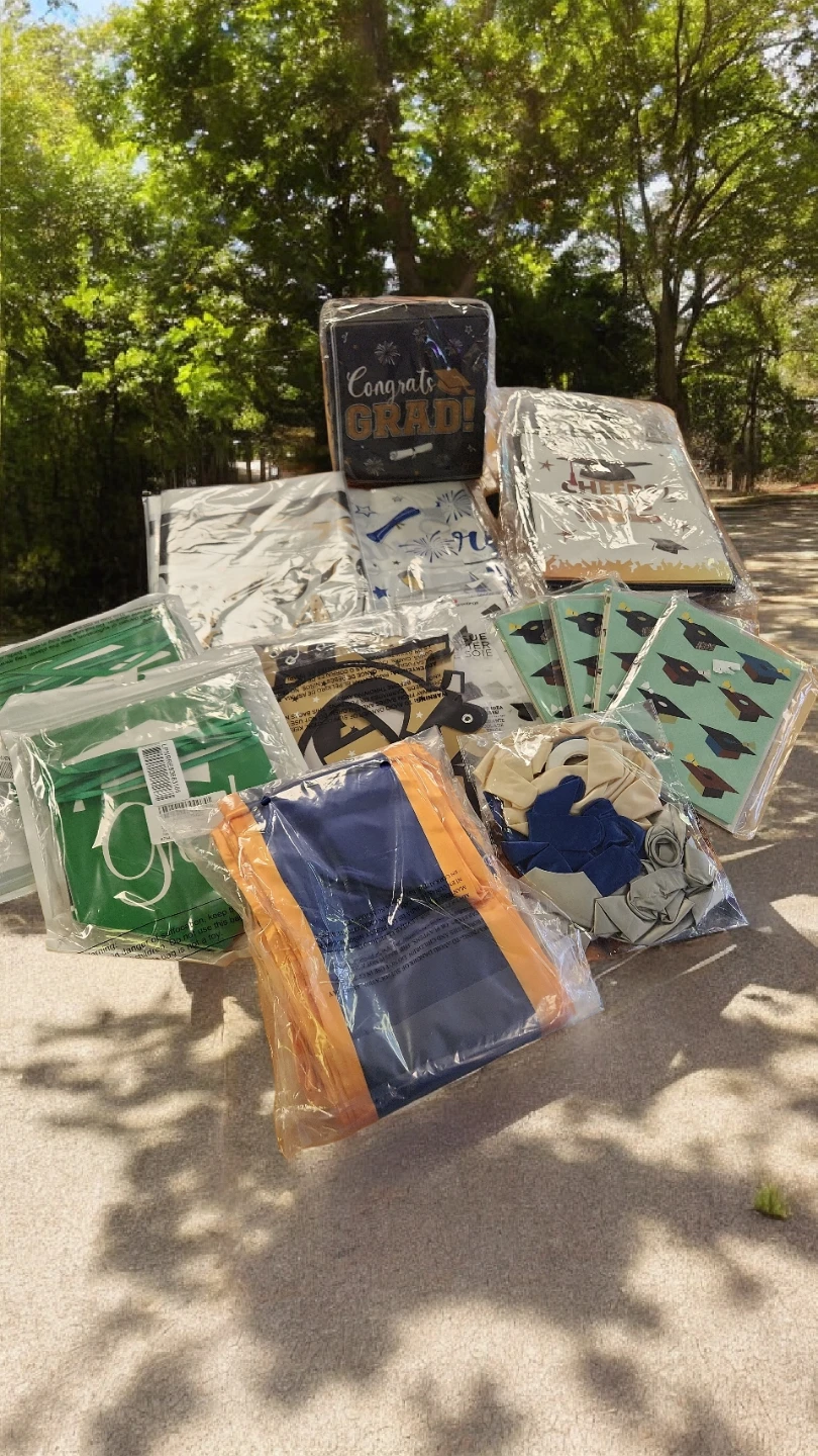 Graduation Party Supplies - New! - photo 2