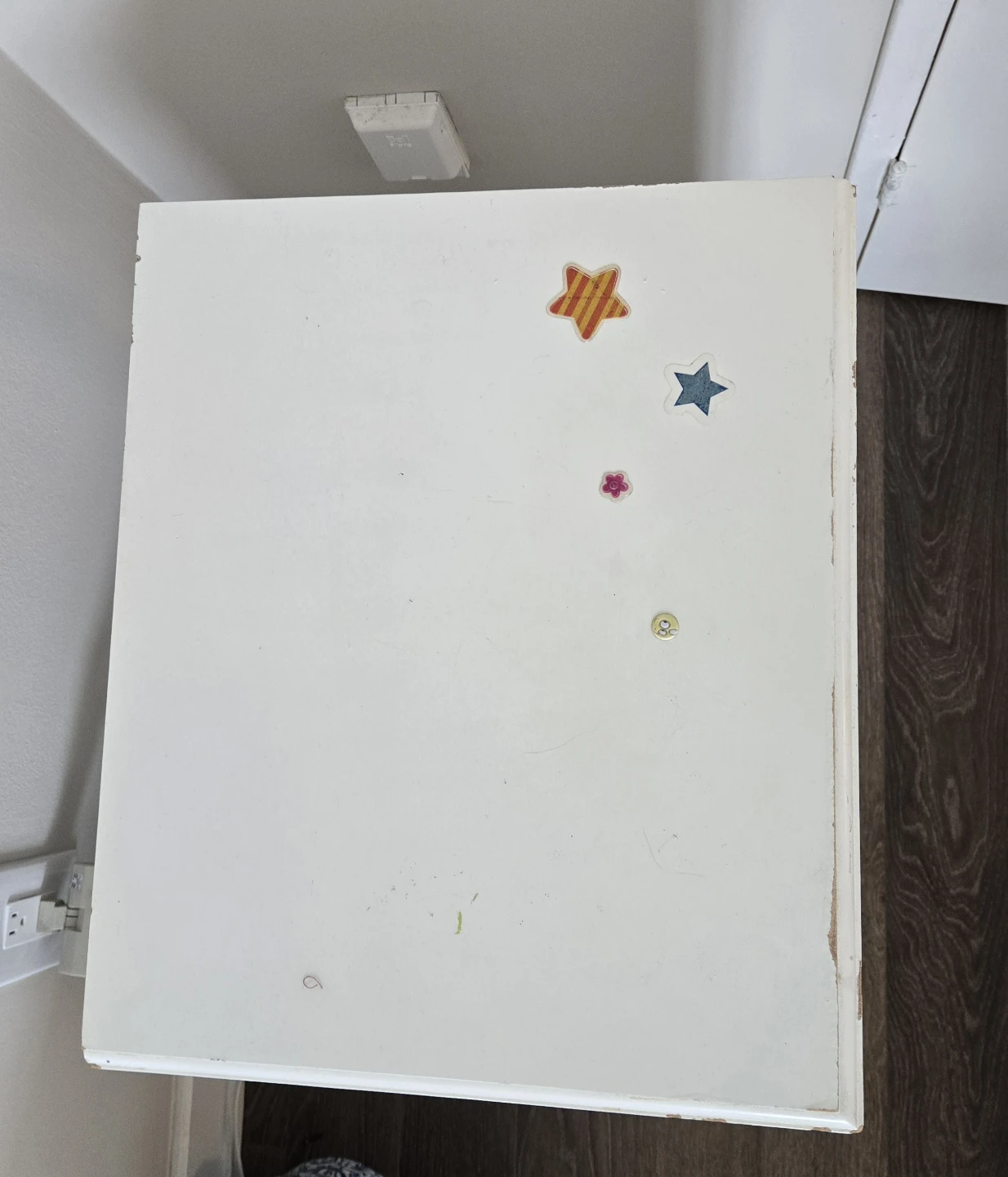 White Bedside Table with Drawer - photo 3