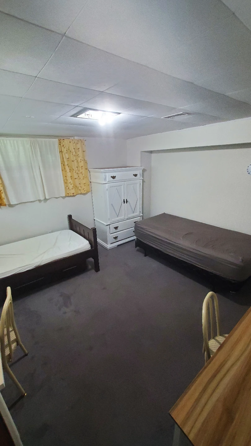 Furnished basement room for rent near bathurst and steeles - photo 2