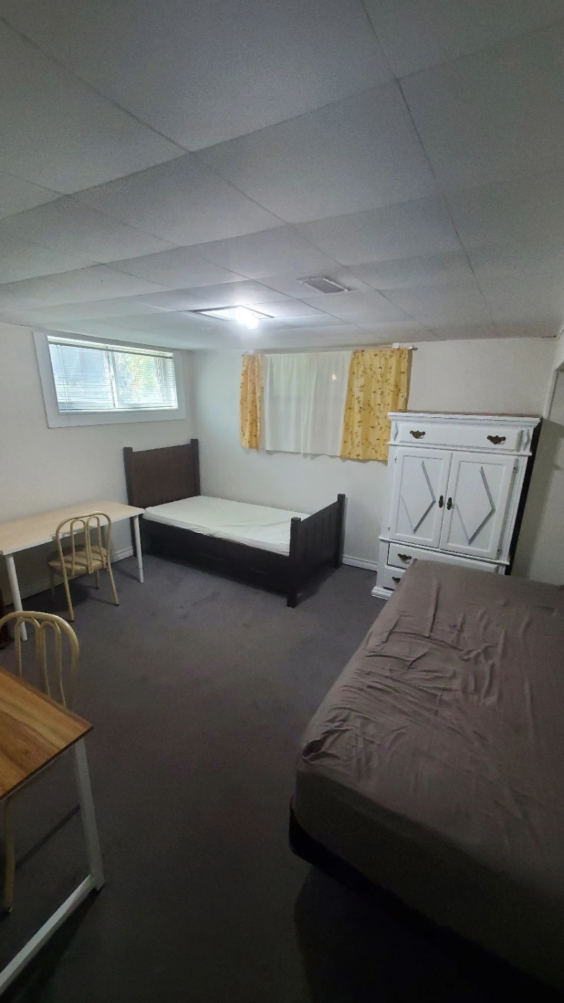 Furnished basement room for rent near bathurst and steeles - photo 3